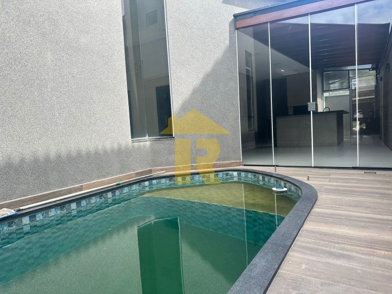 Casa de Condomínio com 3 quartos à venda, 210m² — foto 18 de 39