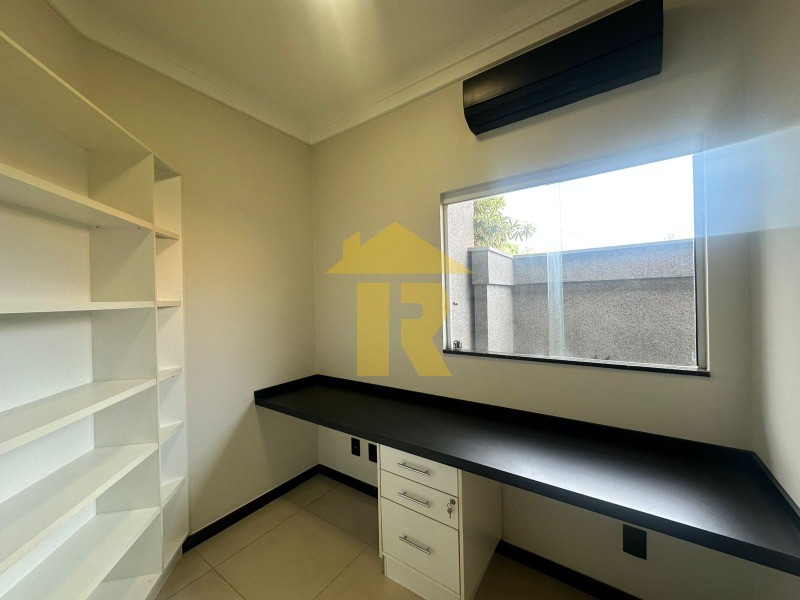 Casa de Condomínio com 3 quartos à venda, 210m² — foto 6 de 39