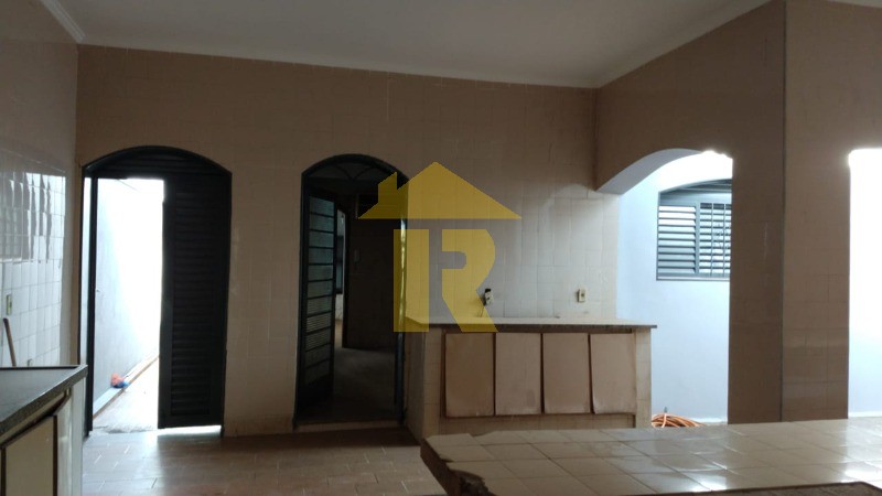 Casa com 4 quartos à venda, 290m² — foto 17 de 27