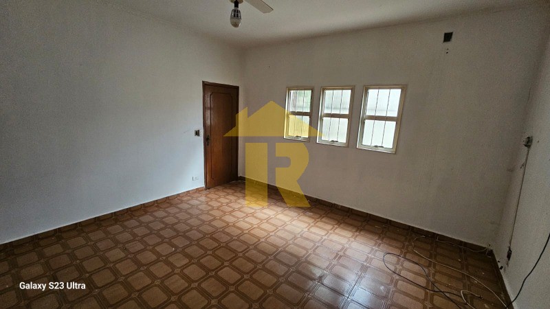 Casa com 4 quartos à venda, 253m² — foto 3 de 20
