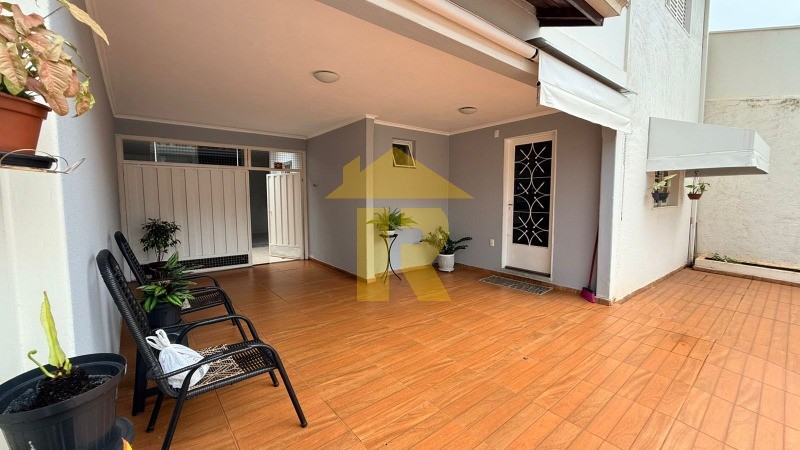 Casa com 3 quartos à venda, 134m² — foto 5 de 32