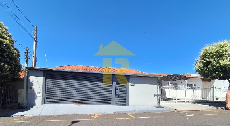 Casa com 3 quartos à venda, 170m² — foto 1 de 37