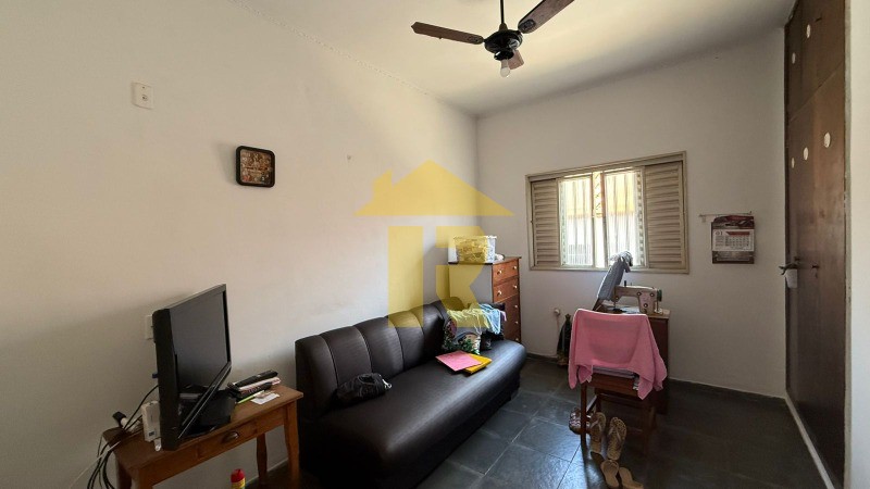 Casa com 3 quartos à venda, 185m² — foto 21 de 24