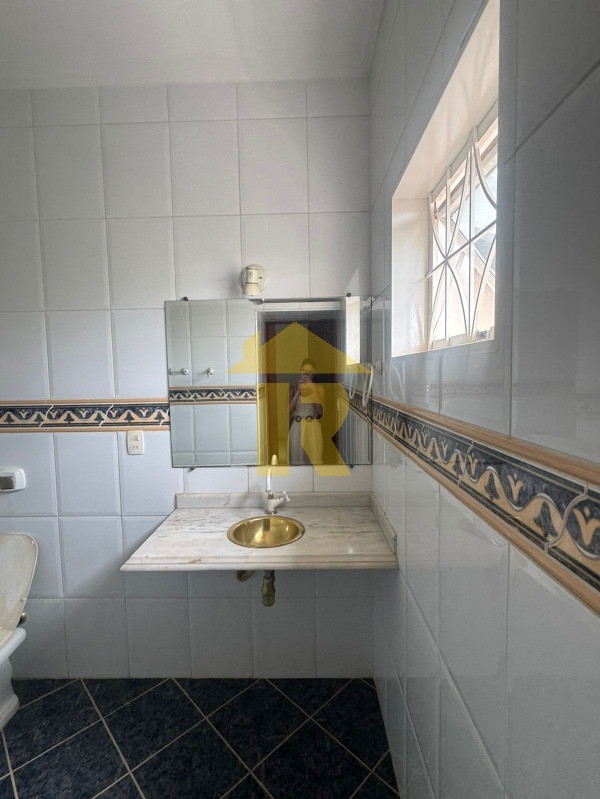 Casa com 3 quartos à venda, 276m² — foto 45 de 47