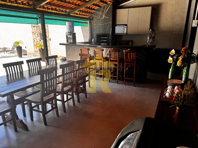 Casa de Condomínio com 3 quartos à venda, 240m² — foto 25 de 34