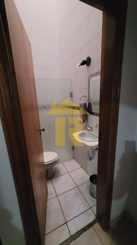 Casa com 3 quartos à venda, 225m² — foto 15 de 29