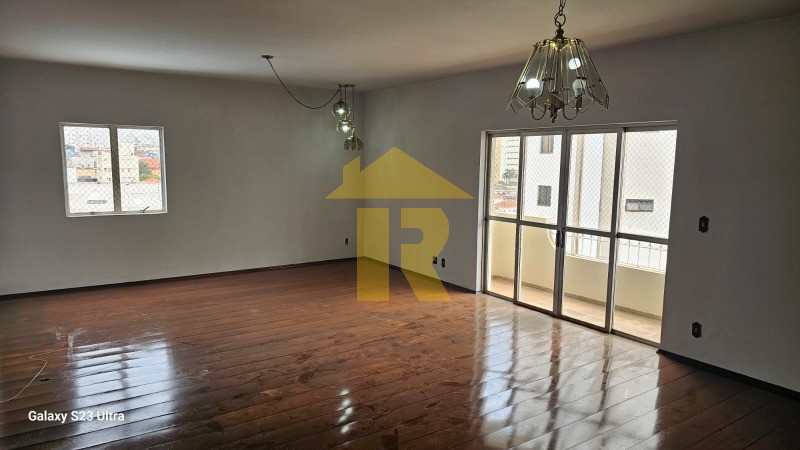Apartamento com 3 quartos para aluguel, 200m² — foto 1 de 23