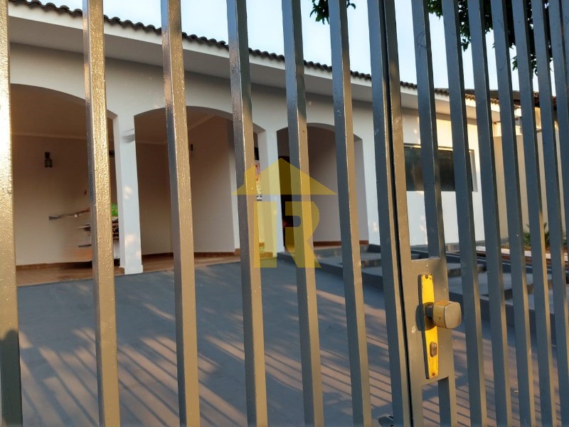 Casa com 4 quartos à venda, 290m² — foto 3 de 27