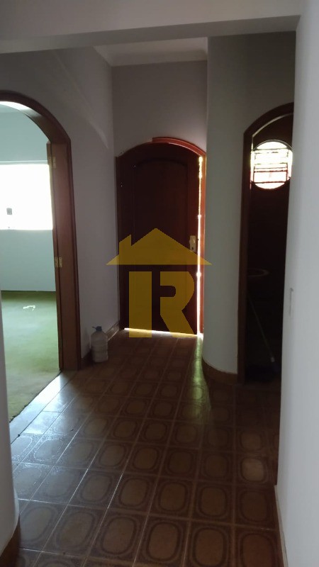 Casa com 4 quartos à venda, 290m² — foto 8 de 27