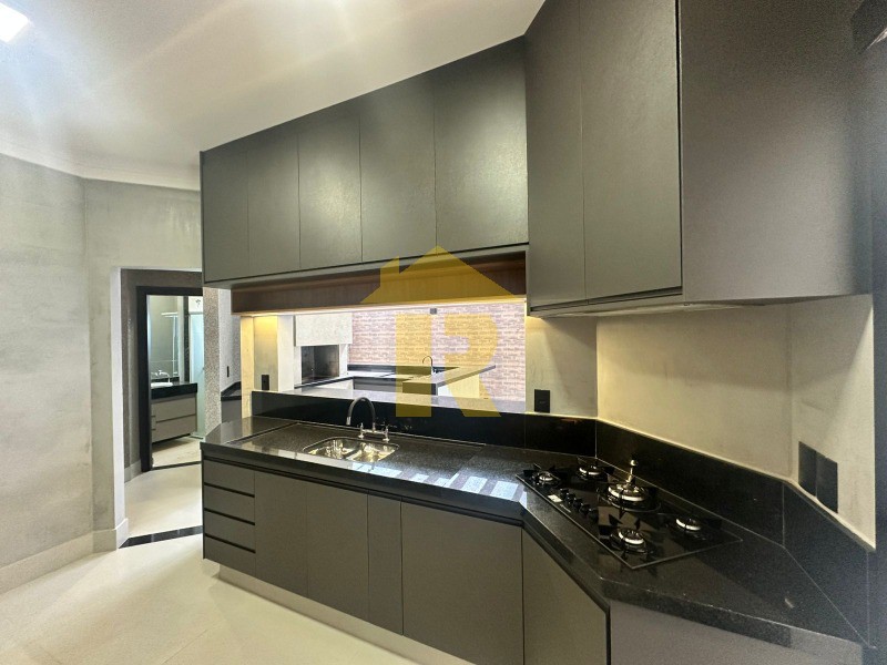 Casa de Condomínio com 3 quartos à venda, 210m² — foto 12 de 39