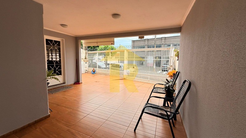 Casa com 3 quartos à venda, 134m² — foto 4 de 32