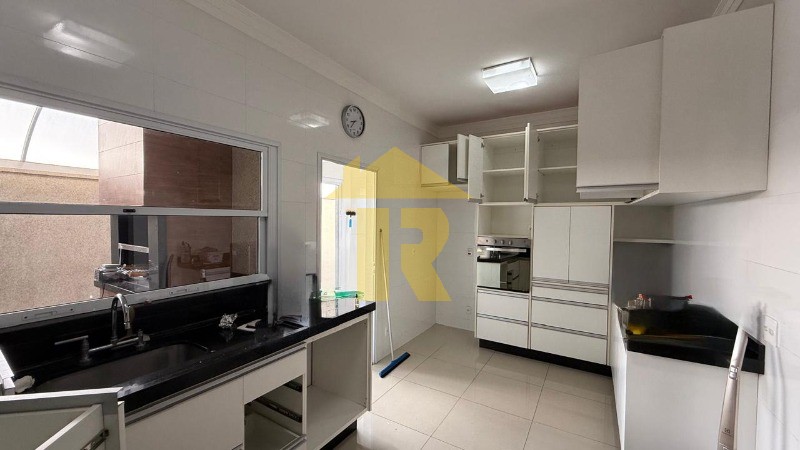 Casa de Condomínio com 3 quartos à venda, 168m² — foto 8 de 25