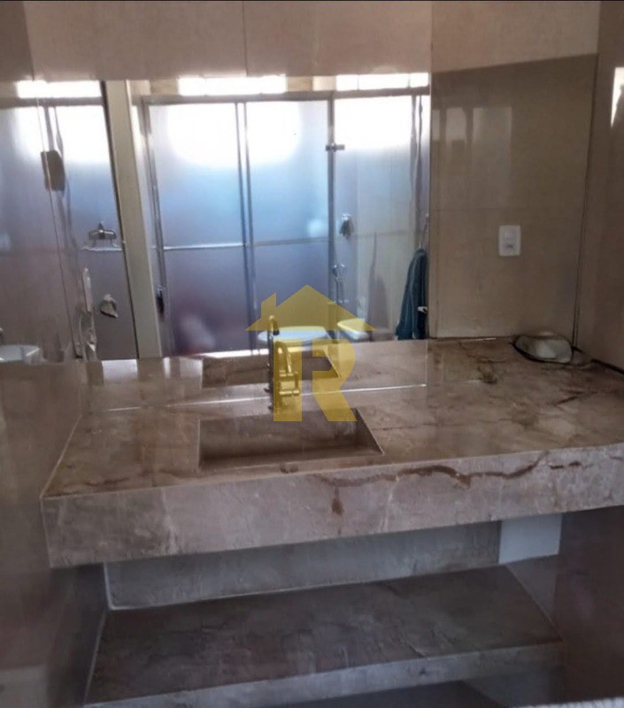 Casa com 4 quartos à venda, 236m² — foto 22 de 26