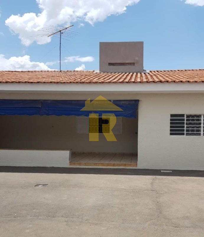 Casa com 3 quartos à venda, 225m² — foto 16 de 29
