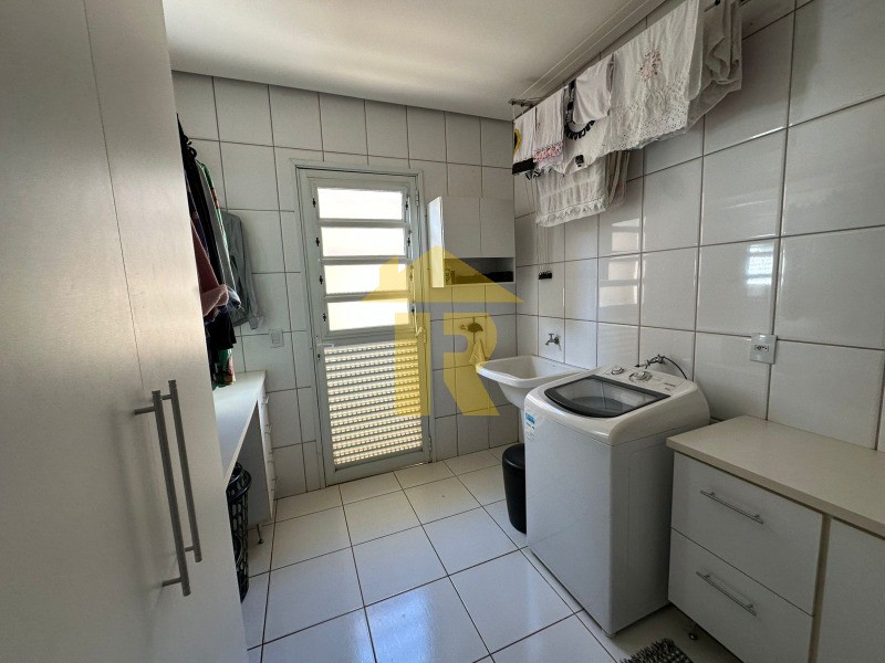 Casa de Condomínio com 3 quartos à venda, 340m² — foto 24 de 37