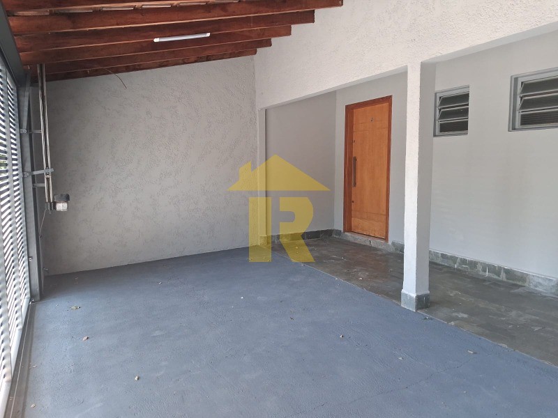 Casa com 3 quartos à venda, 170m² — foto 3 de 37