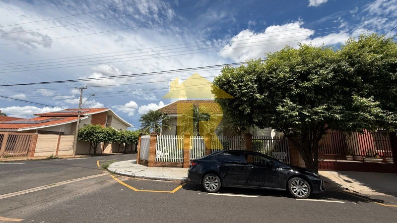 Casa com 3 quartos à venda, 270m² — foto 3 de 25