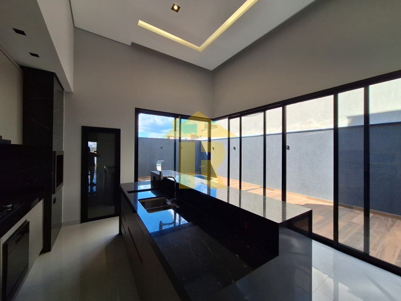 Casa de Condomínio com 3 quartos à venda, 190m² — foto 9 de 33