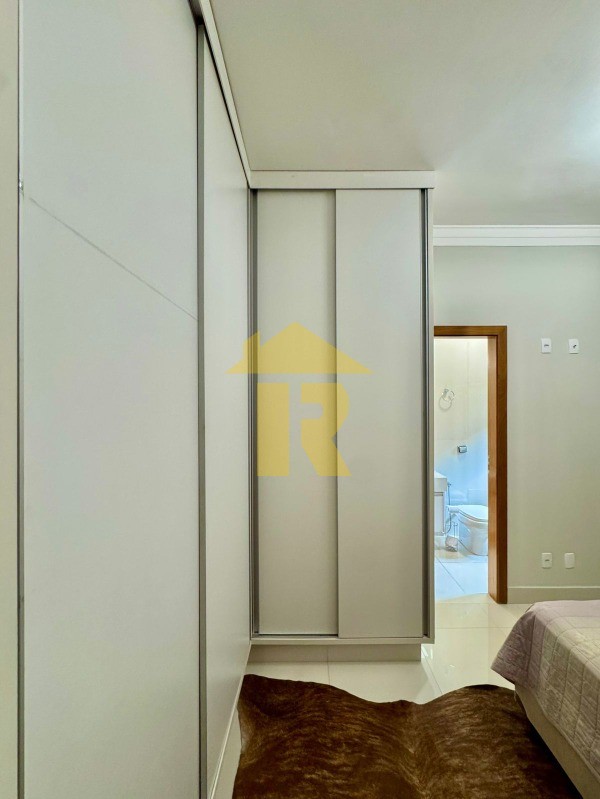 Casa de Condomínio com 3 quartos à venda, 208m² — foto 27 de 35