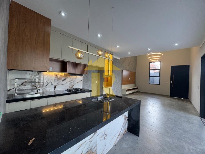 Casa com 3 quartos à venda, 128m² — foto 3 de 34