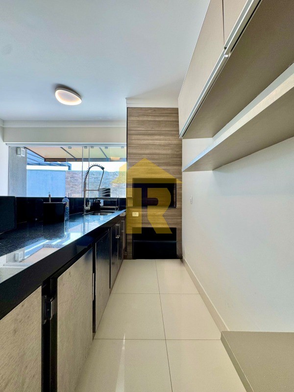 Casa de Condomínio com 3 quartos à venda, 208m² — foto 20 de 35