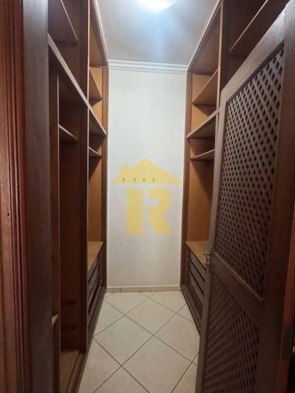 Casa com 3 quartos à venda, 276m² — foto 37 de 47