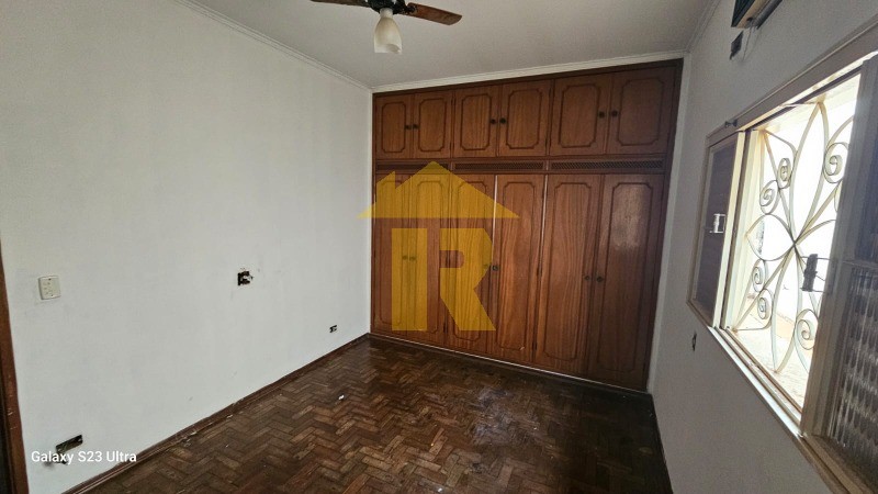 Casa com 4 quartos à venda, 253m² — foto 16 de 20