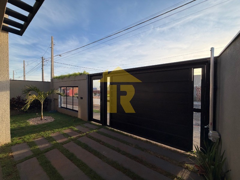Casa com 3 quartos à venda, 109m² — foto 2 de 37