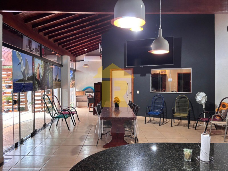 Casa de Condomínio com 3 quartos à venda, 276m² — foto 15 de 26