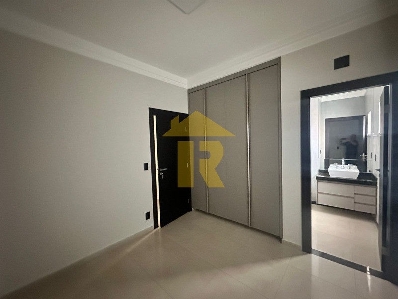 Casa de Condomínio com 3 quartos à venda, 210m² — foto 33 de 39