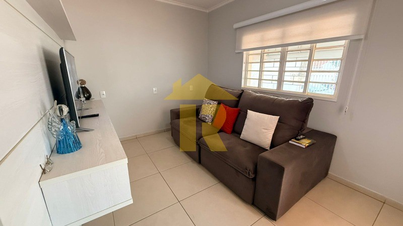 Casa com 3 quartos à venda, 134m² — foto 8 de 32