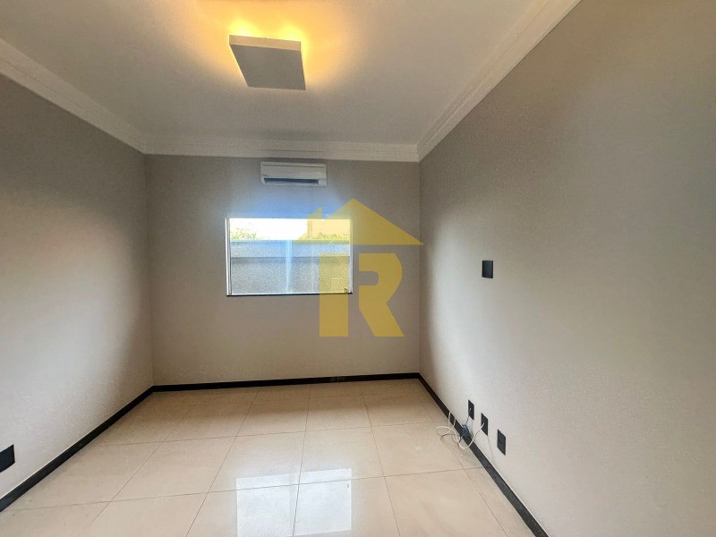 Casa de Condomínio com 3 quartos à venda, 210m² — foto 25 de 39