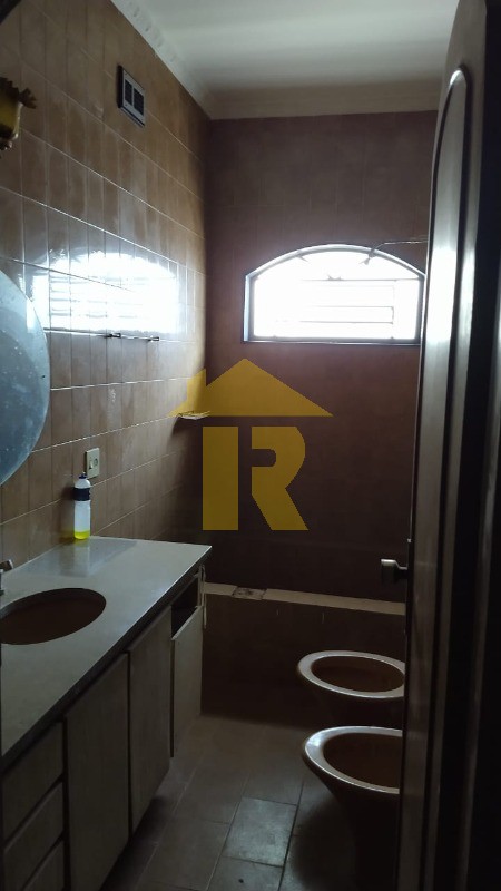 Casa com 4 quartos à venda, 290m² — foto 25 de 27