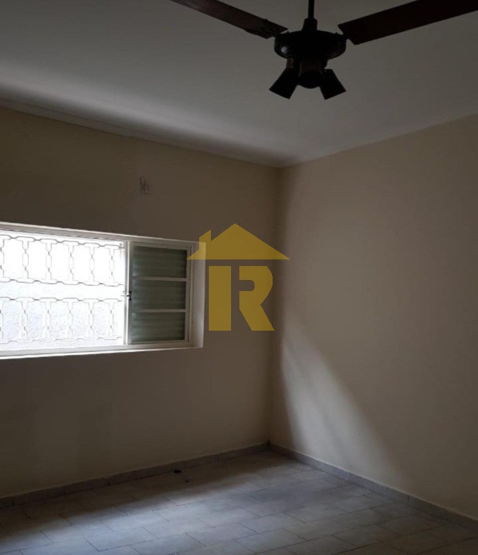 Casa com 3 quartos à venda, 225m² — foto 14 de 29