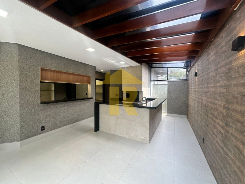 Casa de Condomínio com 3 quartos à venda, 210m² — foto 15 de 39