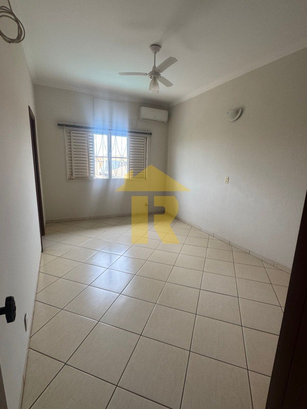 Casa com 3 quartos à venda, 276m² — foto 46 de 47