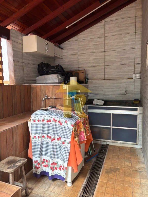 Casa de Condomínio com 3 quartos à venda, 276m² — foto 12 de 26