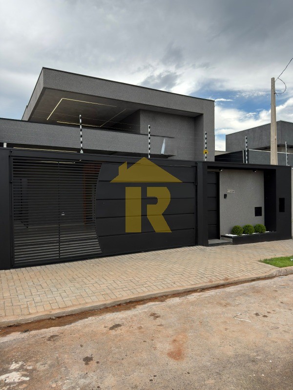 Casa com 3 quartos à venda, 128m² — foto 2 de 22