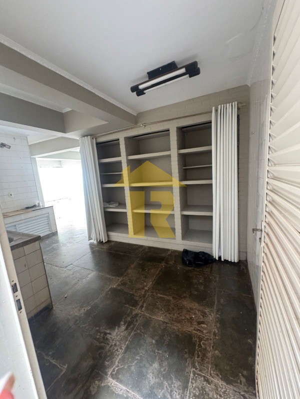 Casa com 3 quartos à venda, 276m² — foto 29 de 47