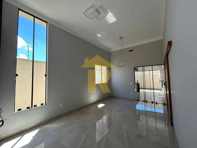 Casa com 3 quartos à venda, 129m² — foto 4 de 25