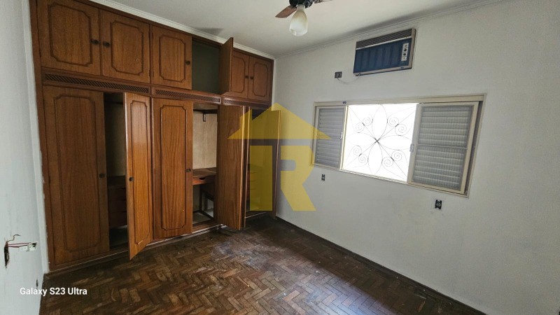 Casa com 4 quartos à venda, 253m² — foto 17 de 20