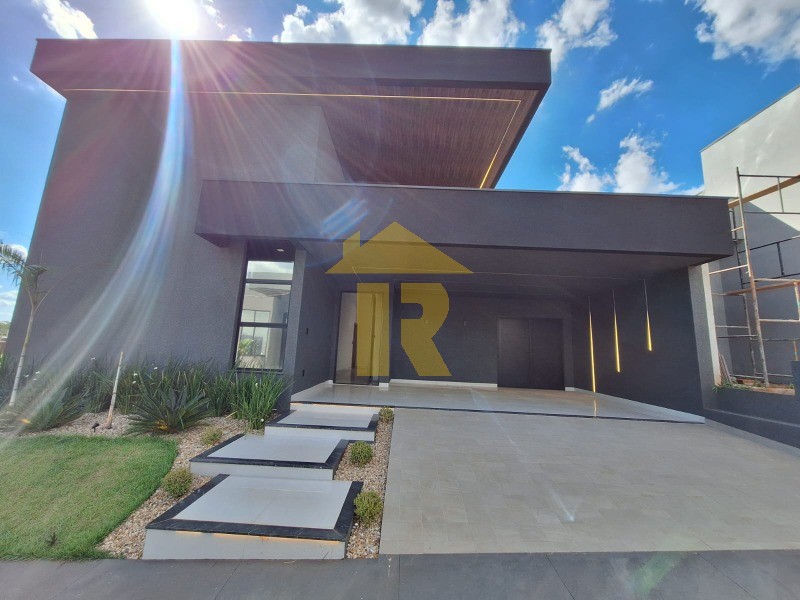 Casa de Condomínio com 3 quartos à venda, 190m² — foto 2 de 33