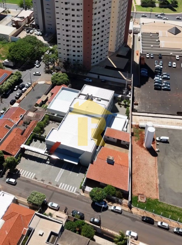 Casa com 3 quartos à venda, 225m² — foto 27 de 29