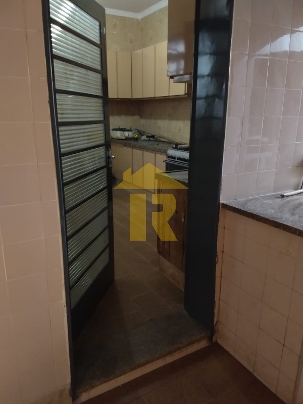 Casa com 4 quartos à venda, 290m² — foto 15 de 27