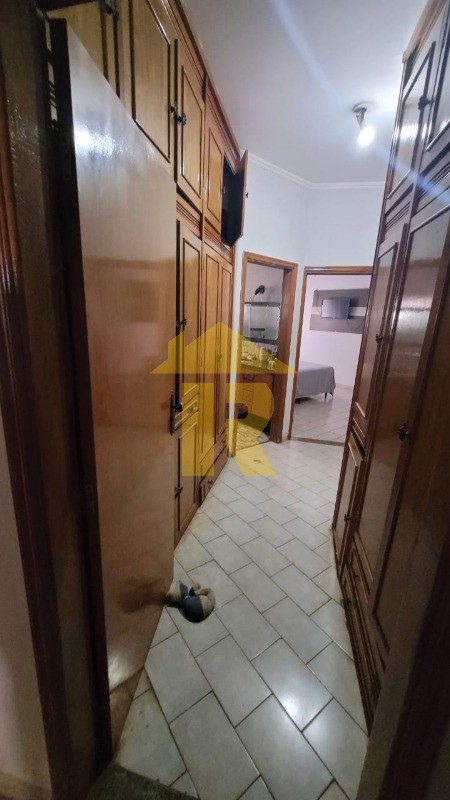 Casa com 3 quartos à venda, 225m² — foto 12 de 29