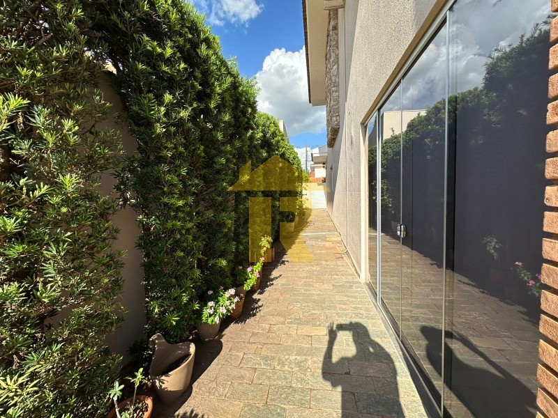 Casa de Condomínio com 3 quartos à venda, 340m² — foto 21 de 37