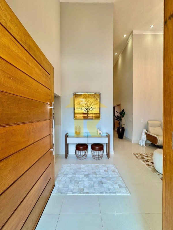 Casa de Condomínio com 3 quartos à venda, 208m² — foto 3 de 35