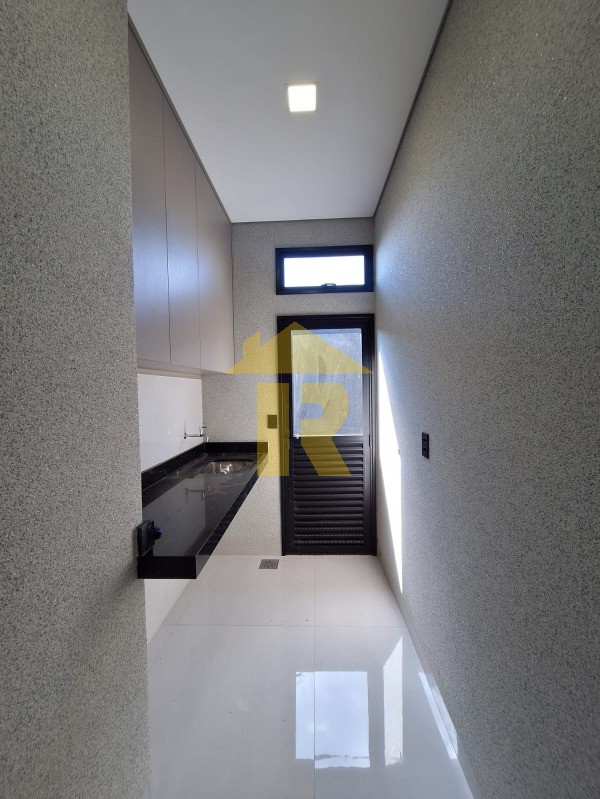 Casa de Condomínio com 3 quartos à venda, 190m² — foto 12 de 33