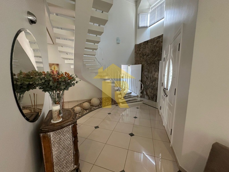 Casa de Condomínio com 3 quartos à venda, 340m² — foto 2 de 37