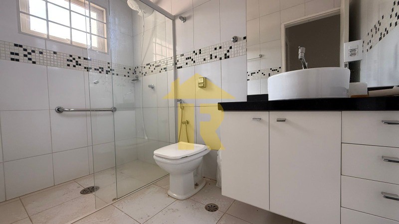 Casa com 3 quartos à venda, 270m² — foto 24 de 25